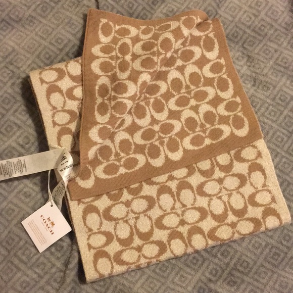 Coach Reversible Scarf - Picture 3 of 4